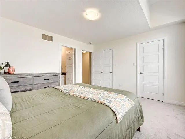 Additional image 31 of 224 Thomas Slee Dr