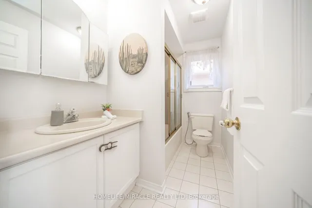 Additional image 33 of 21 National Cres