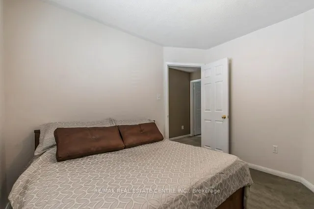 Additional image 25 of 46 Livingston Rd