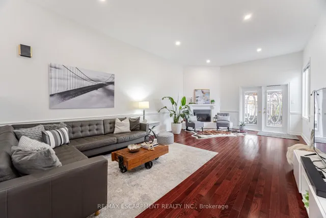 Additional image 25 of 31 Ingrid Crt