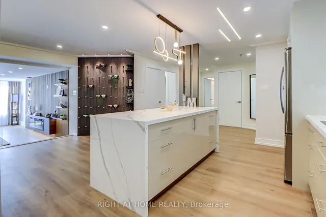 Additional image 14 of 130 Carlton St Unit 1207