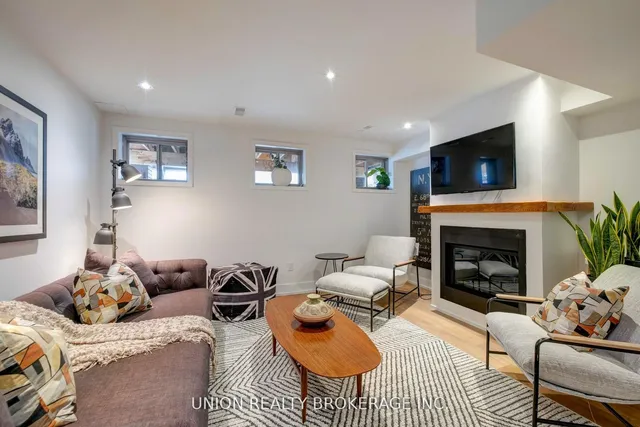 Additional image 32 of 46 Harriet St