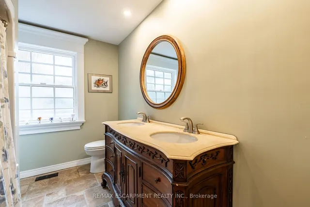 Additional image 19 of 121 Mohawk Rd