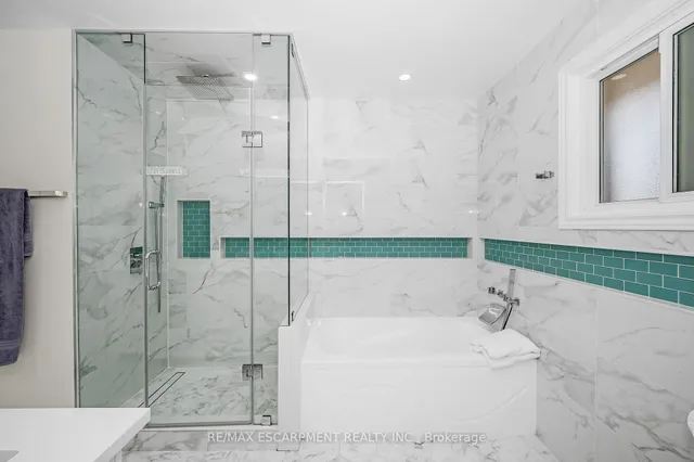 Additional image 27 of 2728 Guilford Cres