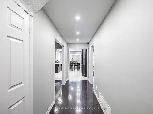 Additional image 6 of 4 Lord Simcoe Dr