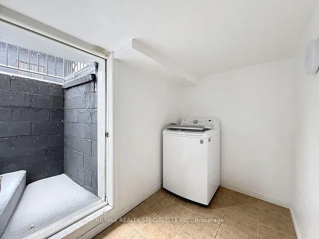 Additional image 45 of 169 Lappin Ave