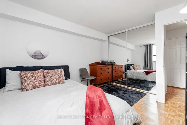 Additional image 18 of 89 Mccaul St Unit 417