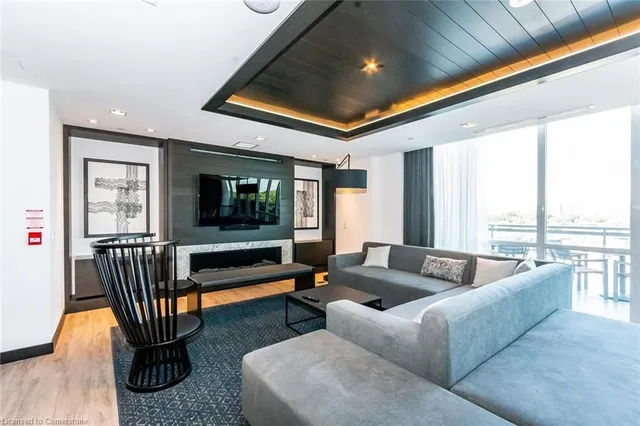 Additional image 15 of 2025 Maria St Unit 1001