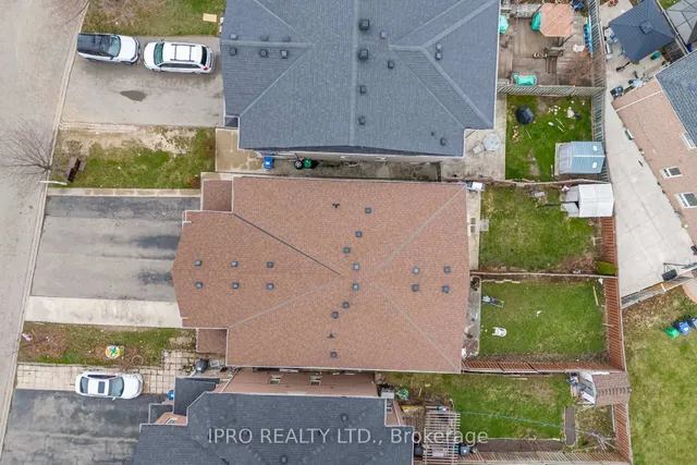 Additional image 3 of 803 Khan Cres