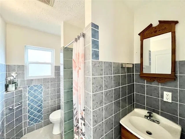 Additional image 11 of 305 Patricia Ave