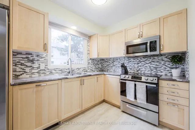 Additional image 13 of 2385 Woodward Ave Unit 33