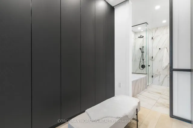 Additional image 18 of 505 Richmond St Unit 419