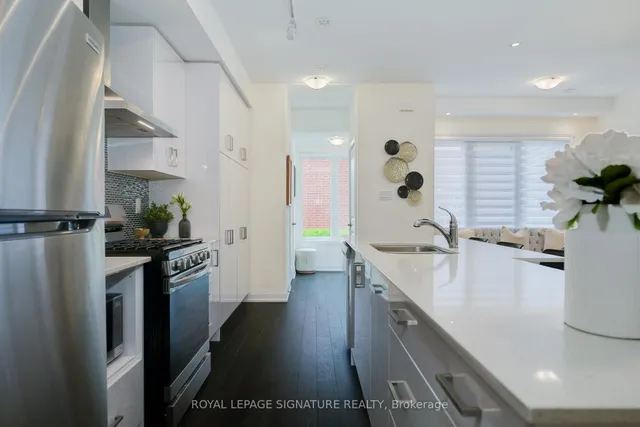 Additional image 9 of 1972 Victoria Park Ave Unit 27