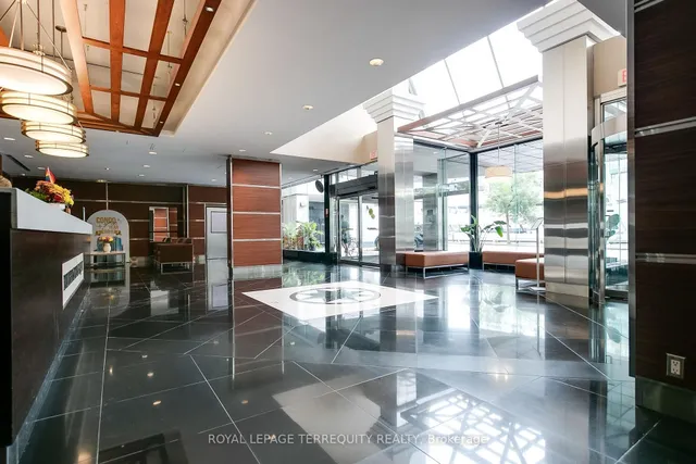 Additional image 3 of 77 Harbour Sq Unit 2707