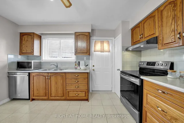 Additional image 17 of 16 Pendle Hill Crt