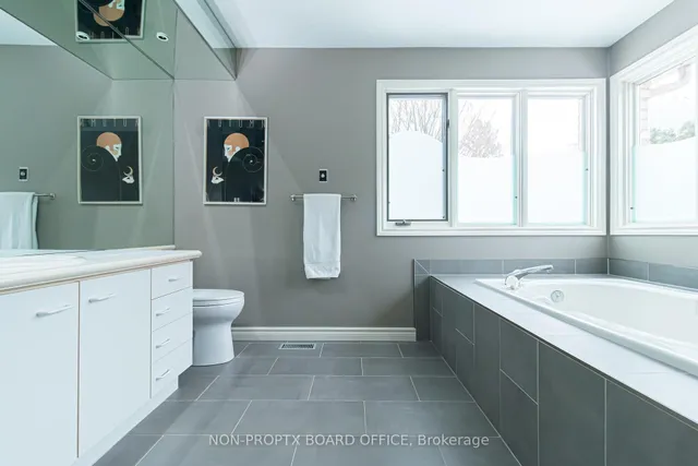 Additional image 36 of 111 Saint Margarets Rd