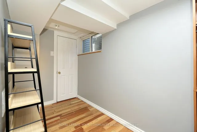 Additional image 22 of 23 Town House Cres