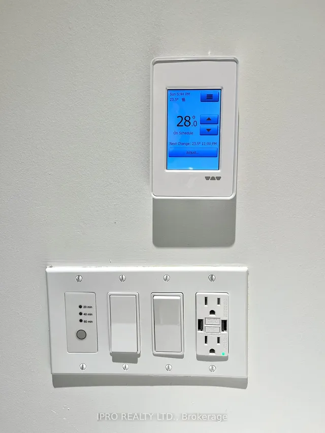 Additional image 29 of 455 Wellington St Unit 1002