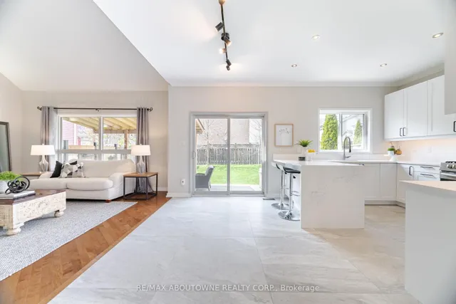 Additional image 13 of 1046 Holdsworth Cres