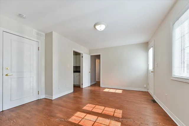 Additional image 15 of 454 Donlands Ave