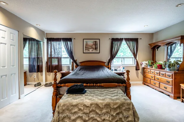 Additional image 23 of 12 Rossmore Ave