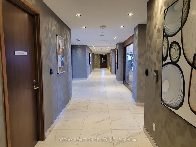 Additional image 16 of 275 Village Green Sq Unit 325