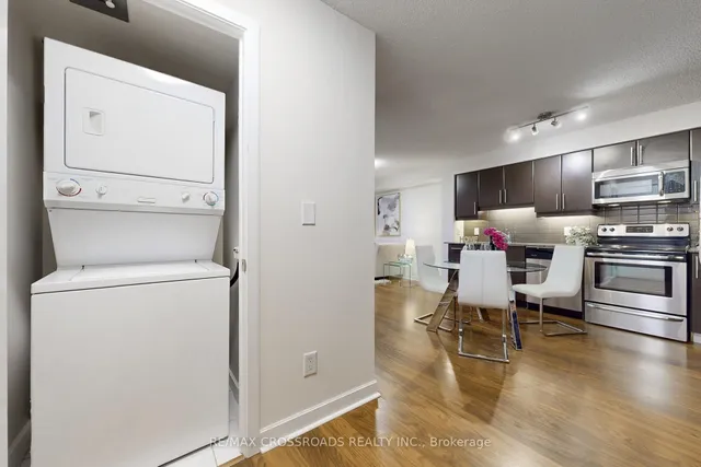 Additional image 13 of 33 Bay St Unit 813