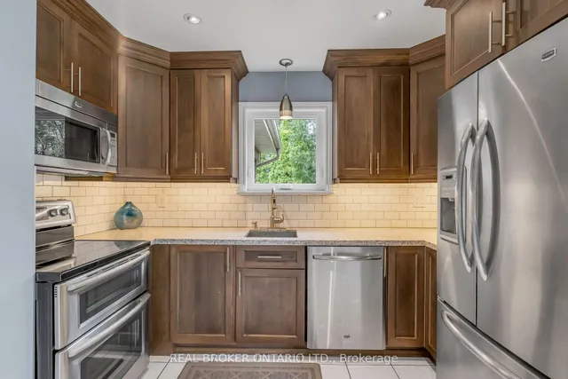 Additional image 11 of 40 Montcalm Pl