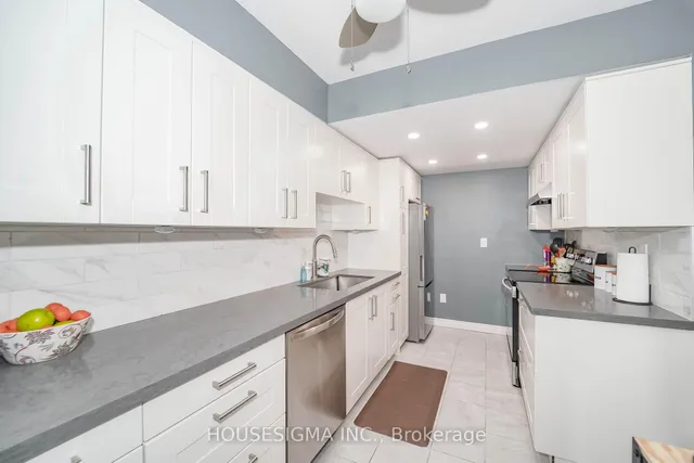 Additional image 19 of 121 Ling Rd Unit 904