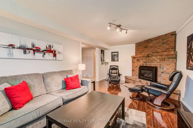 Additional image 33 of 128 Albion Crt