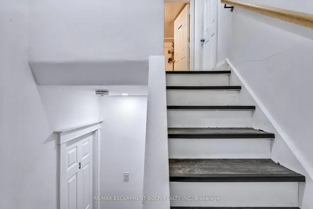 Additional image 18 of 1161 King St