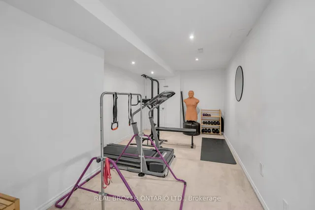 Additional image 48 of 1036 Hemstreet Cres