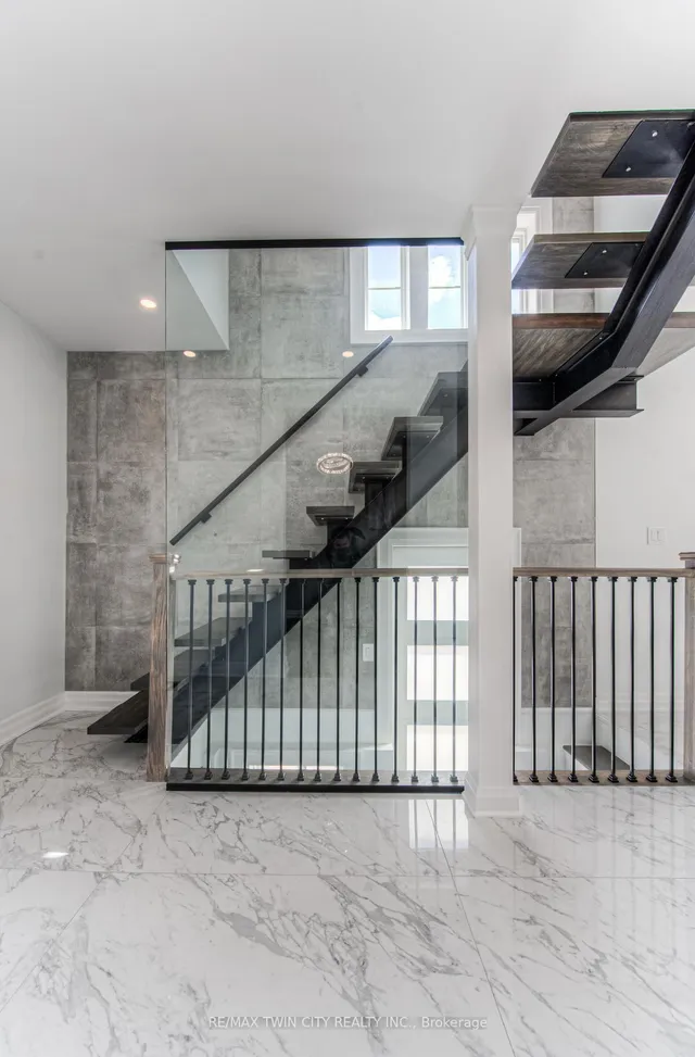 Additional image 23 of 31 Dekay St