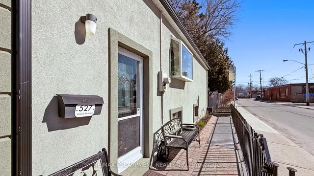Additional image 37 of 527 Victoria Park Ave