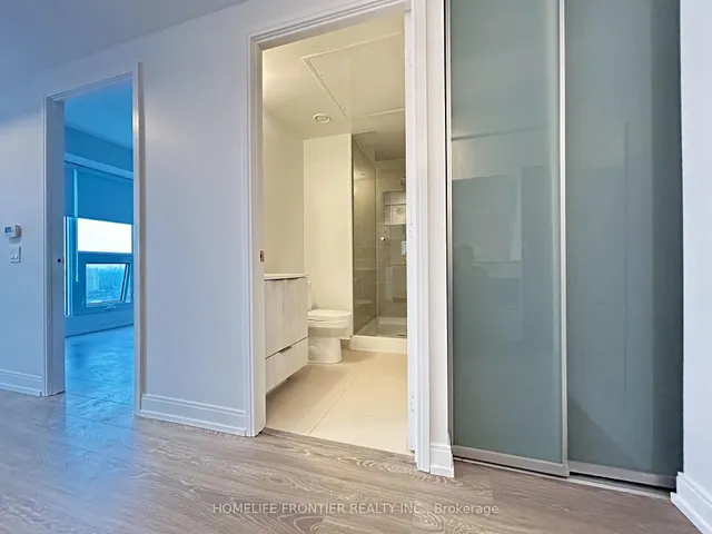 Additional image 20 of 181 Dundas St Unit 4015