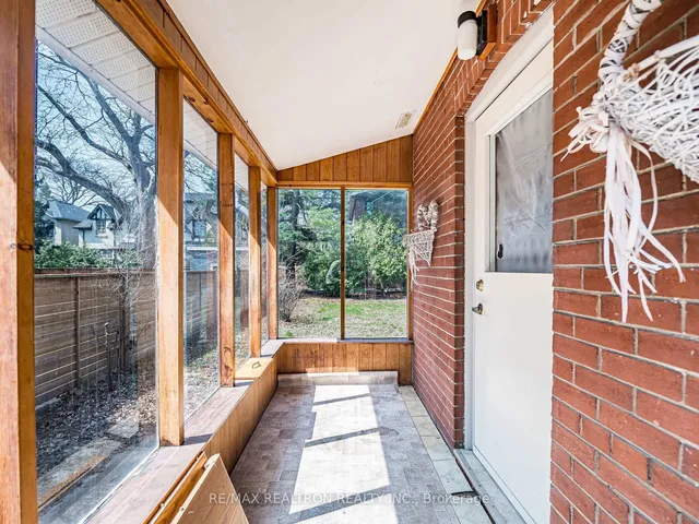 Additional image 18 of 872 Royal York Rd