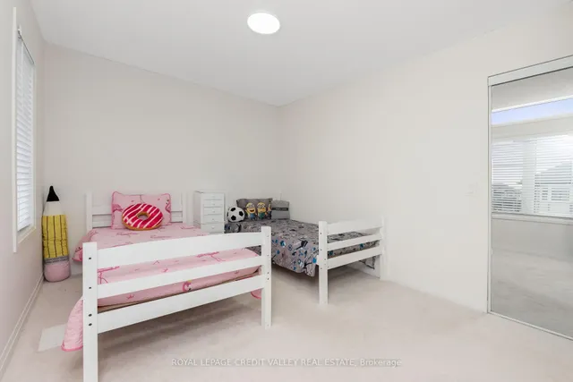 Additional image 33 of 96 Yale Dr