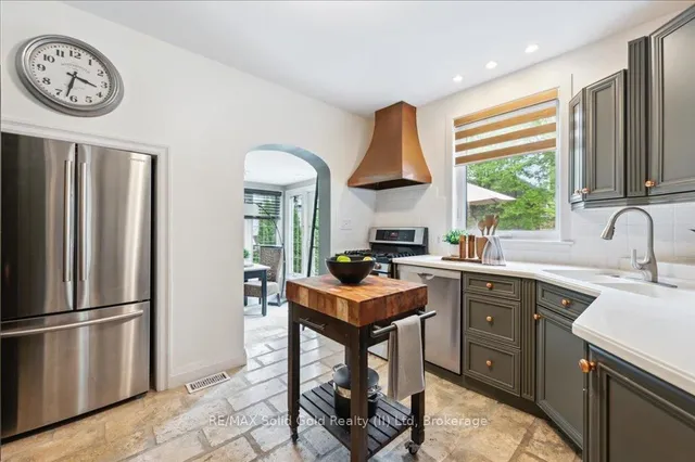 Additional image 15 of 16 Earl St