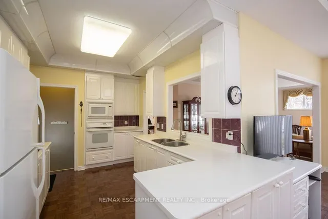 Additional image 25 of 91 Silverbirch Blvd