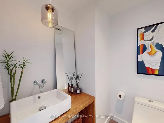 Additional image 9 of 77 Leroy Ave