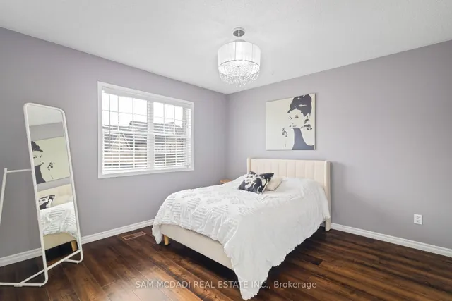 Additional image 32 of 7174 Upton Cres