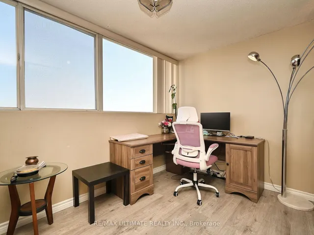 Additional image 19 of 3700 Kaneff Cres Unit 2101