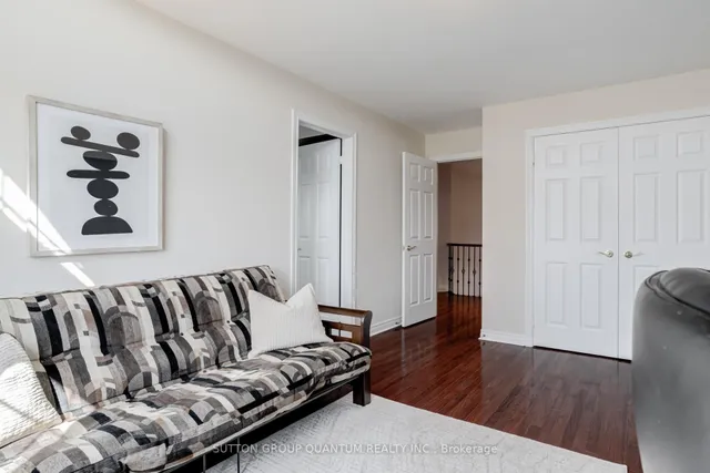 Additional image 35 of 49 Supino Cres