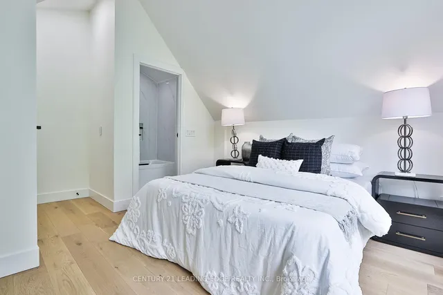 Additional image 33 of 29 Dingwall Ave