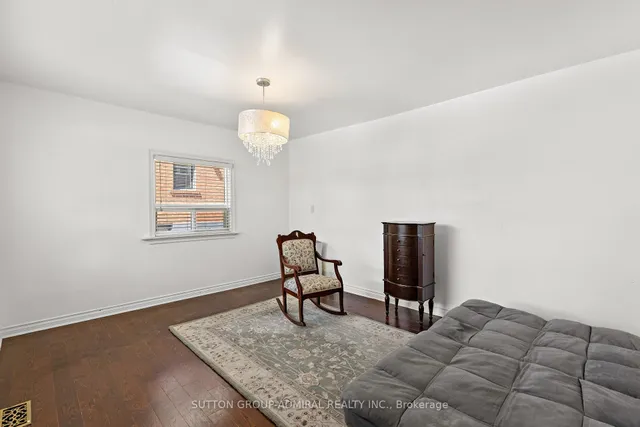 Additional image 5 of 1052 Glengrove Ave