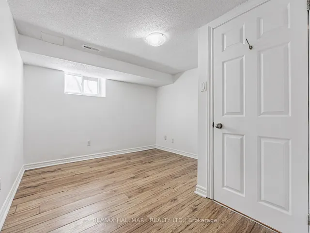 Additional image 21 of 8 Redwood Ave