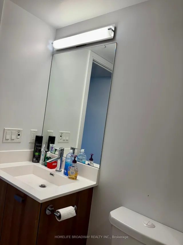 Additional image 16 of 275 Village Green Sq Unit 2718