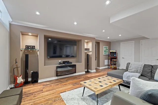 Additional image 43 of 7174 Upton Cres