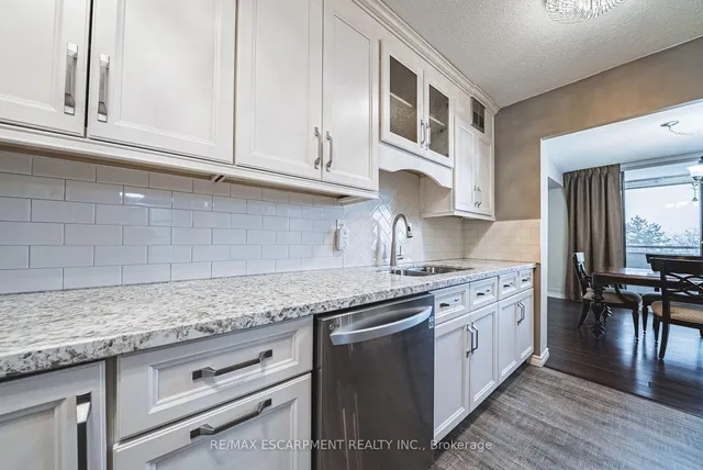 Additional image 8 of 2055 UPPER MIDDLE Rd Unit 304