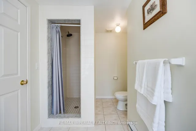 Additional image 35 of 2048 Devon Rd